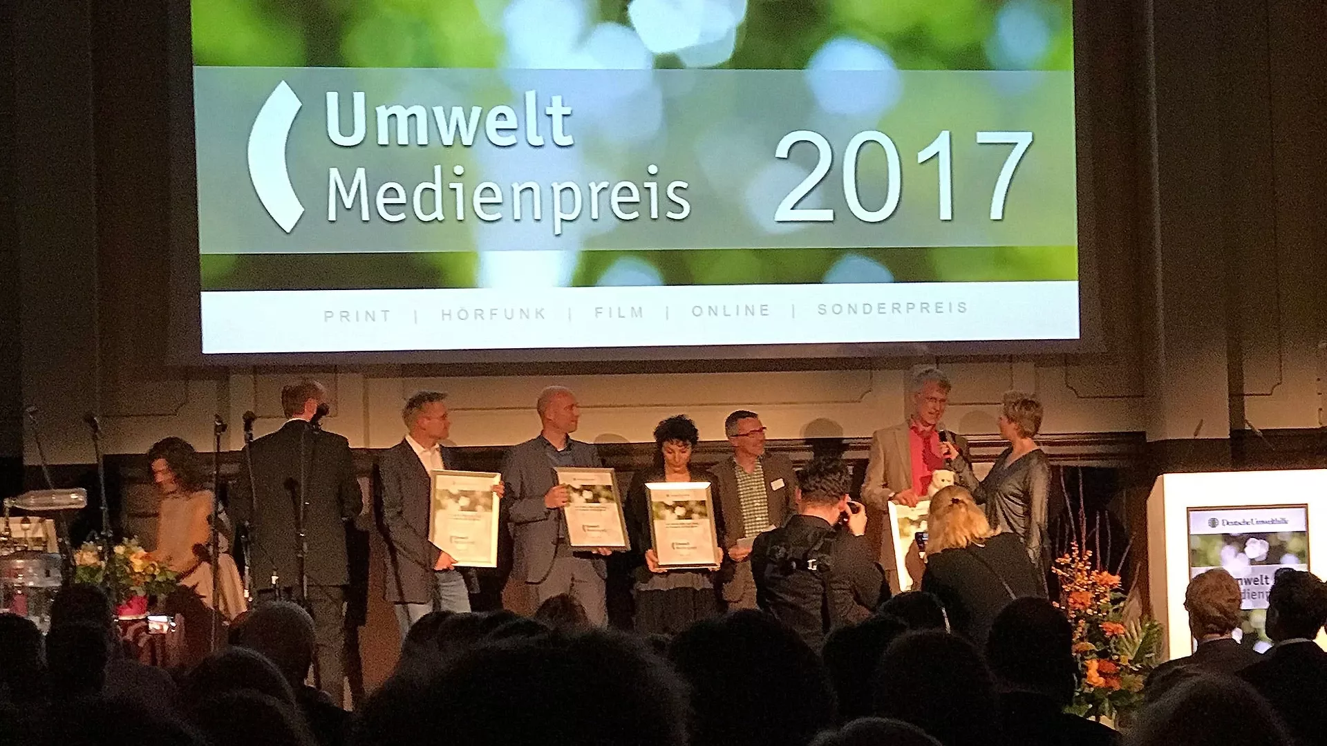 Insights | klimafakten.de gewimmt Umweltmedienpreis